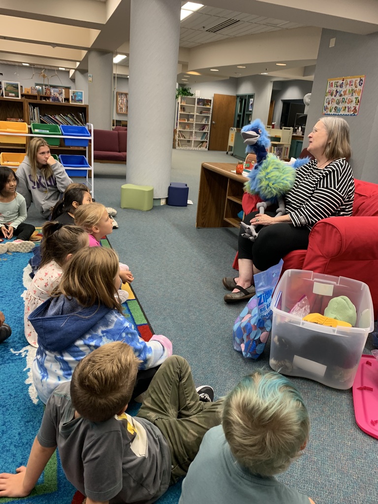 Park elementary students spent Friday afternoon enjoying stories and puppets with author, educator, and storyteller, Nancy Busse. We are so lucky to have this opportunity and we LOVE puppets!