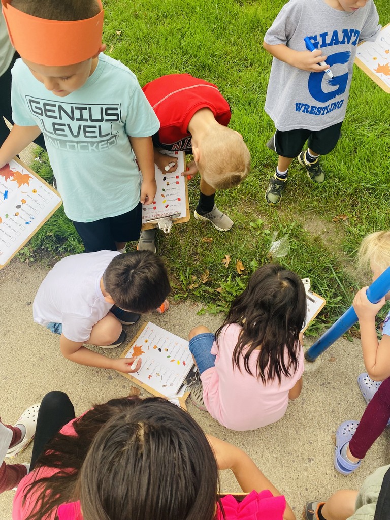 Ms. Nelson's class went on a Fall scavenger hunt last Friday! #GiantPride